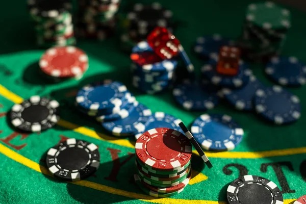 Payout table showing odds for each Sic Bo bet type